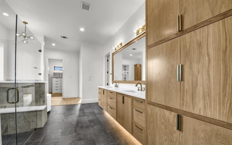 613 Hondo Crossing, Weatherford, TX 76087, 5 Bedrooms Bedrooms, ,6 BathroomsBathrooms,Residential,For Sale,613 Hondo Crossing,0,21095367