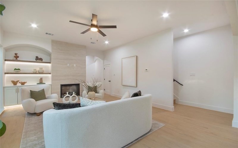 2426 Douglas Avenue, Dallas, TX 75219, 4 Habitaciones Habitaciones , ,3 BañosBaños,Residential,En Venta,2426 Douglas Avenue,0,21095553