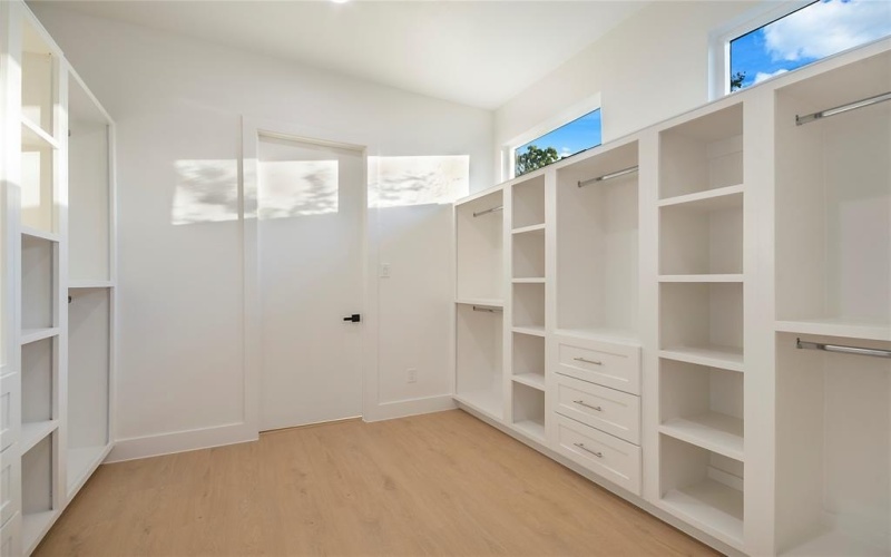 2426 Douglas Avenue, Dallas, TX 75219, 4 Habitaciones Habitaciones , ,3 BañosBaños,Residential,En Venta,2426 Douglas Avenue,0,21095553