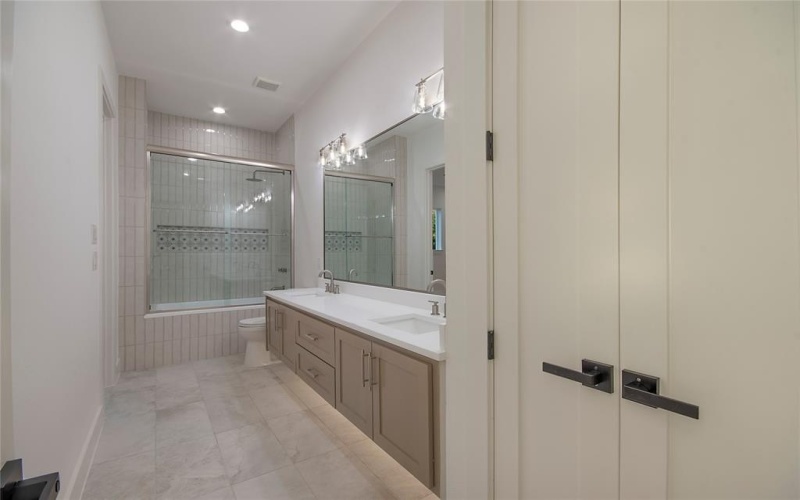 2426 Douglas Avenue, Dallas, TX 75219, 4 Habitaciones Habitaciones , ,3 BañosBaños,Residential,En Venta,2426 Douglas Avenue,0,21095553