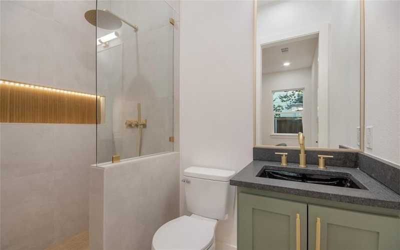 2426 Douglas Avenue, Dallas, TX 75219, 4 Habitaciones Habitaciones , ,3 BañosBaños,Residential,En Venta,2426 Douglas Avenue,0,21095553