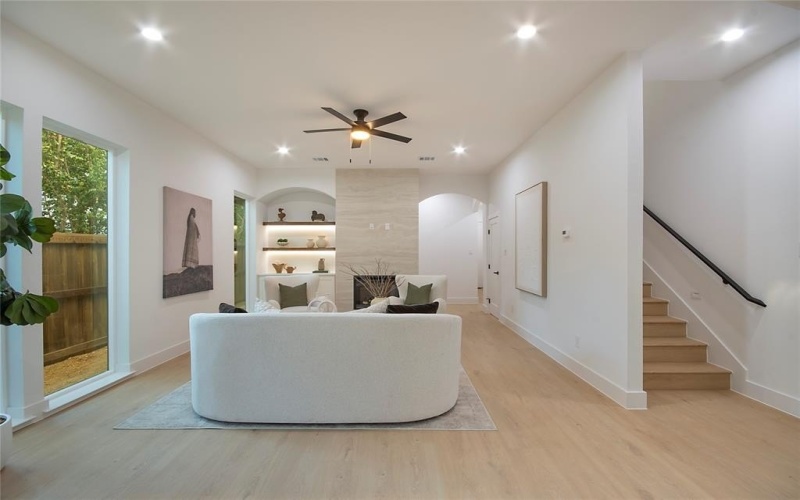 2426 Douglas Avenue, Dallas, TX 75219, 4 Habitaciones Habitaciones , ,3 BañosBaños,Residential,En Venta,2426 Douglas Avenue,0,21095553