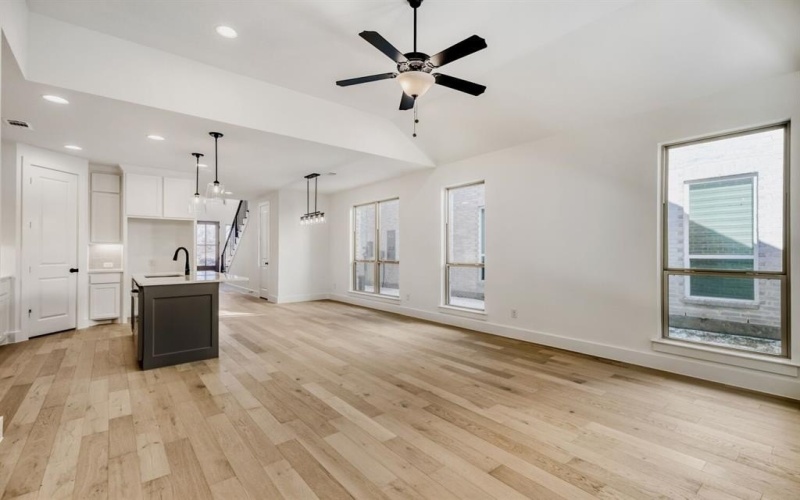 609 Damsel June Street, Lewisville, TX 75056, 3 Habitaciones Habitaciones , ,2 BañosBaños,Residential,En Venta,609 Damsel June Street,0,21095604