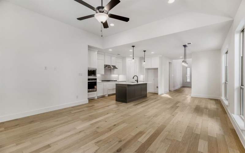 609 Damsel June Street, Lewisville, TX 75056, 3 Habitaciones Habitaciones , ,2 BañosBaños,Residential,En Venta,609 Damsel June Street,0,21095604