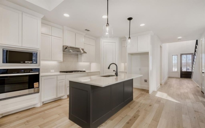 609 Damsel June Street, Lewisville, TX 75056, 3 Habitaciones Habitaciones , ,2 BañosBaños,Residential,En Venta,609 Damsel June Street,0,21095604