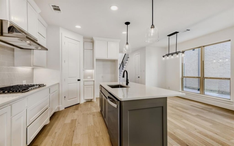 609 Damsel June Street, Lewisville, TX 75056, 3 Habitaciones Habitaciones , ,2 BañosBaños,Residential,En Venta,609 Damsel June Street,0,21095604