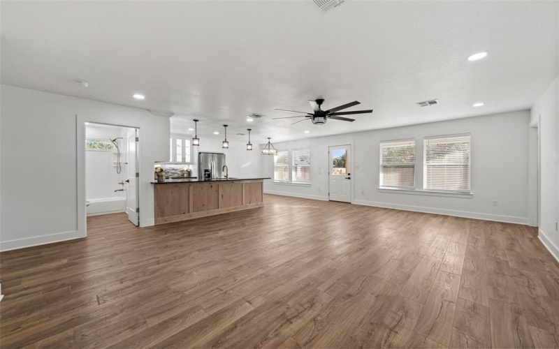 300 Arthur Street, McGregor, TX 76657, 3 Habitaciones Habitaciones , ,2 BañosBaños,Residential,En Venta,300 Arthur Street,0,21095630