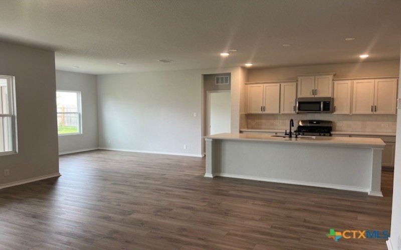 105 Beveridge Road, Seguin, TX 78155, 3 Habitaciones Habitaciones , ,2 BañosBaños,Residential,En Venta,105 Beveridge Road,0,596227