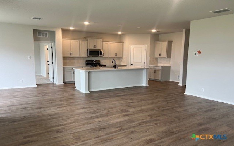 105 Beveridge Road, Seguin, TX 78155, 3 Habitaciones Habitaciones , ,2 BañosBaños,Residential,En Venta,105 Beveridge Road,0,596227