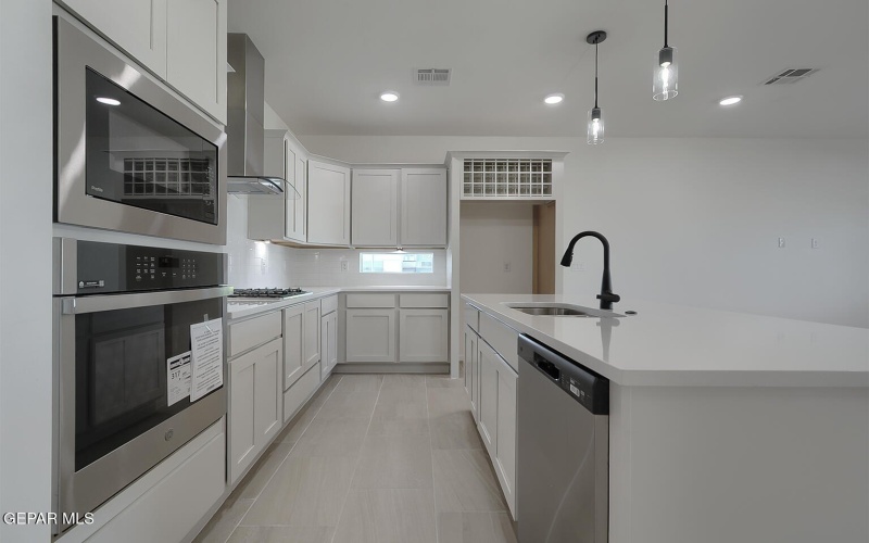 13737 CENTRO VISTA Avenue, Horizon City, TX 79928, 4 Bedrooms Bedrooms, ,2 BathroomsBathrooms,Residential,For Sale,13737 CENTRO VISTA Avenue,0,932655