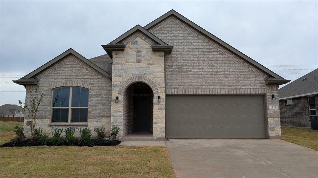 1328 BRISTOL Way, Granbury, TX 76048, 4 Bedrooms Bedrooms, ,2 BathroomsBathrooms,Residential,For Sale,1328 BRISTOL Way,0,21095457