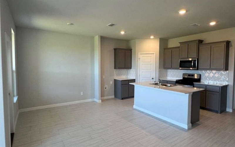 513 BABBLING BROOK Drive, Denton, TX 76259, 4 Bedrooms Bedrooms, ,2 BathroomsBathrooms,Residential,For Sale,513 BABBLING BROOK Drive,0,21095499