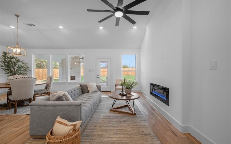 105 Anderson Street, Hillsboro, TX 76645, 4 Habitaciones Habitaciones , ,2 BañosBaños,Residential,En Venta,105 Anderson Street,0,21096366