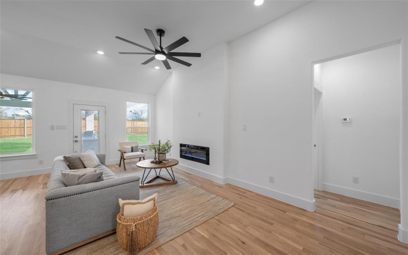 105 Anderson Street, Hillsboro, TX 76645, 4 Habitaciones Habitaciones , ,2 BañosBaños,Residential,En Venta,105 Anderson Street,0,21096366