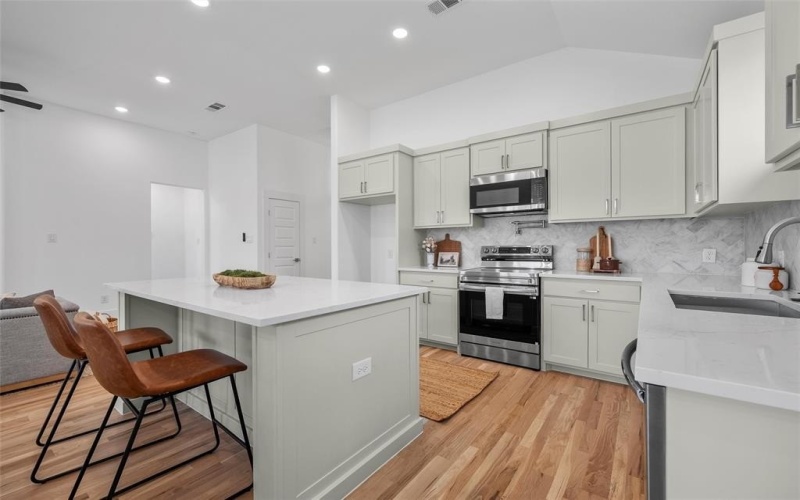 105 Anderson Street, Hillsboro, TX 76645, 4 Habitaciones Habitaciones , ,2 BañosBaños,Residential,En Venta,105 Anderson Street,0,21096366