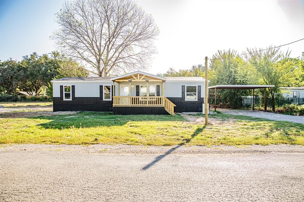 123 Kelly, Azle, TX 76020, 4 Bedrooms Bedrooms, ,2 BathroomsBathrooms,Residential,For Sale,123 Kelly,0,21096581