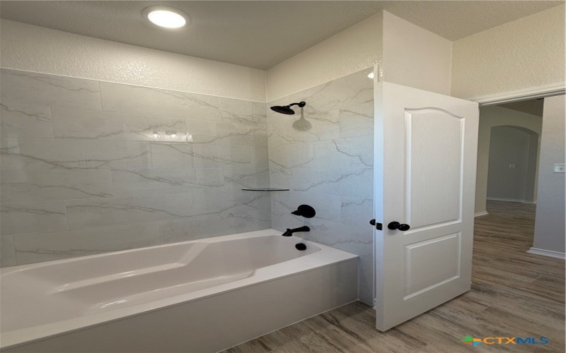 8901 Ridge Crest Drive, Killeen, TX 76542, 3 Habitaciones Habitaciones , ,2 BañosBaños,Residential,En Venta,8901 Ridge Crest Drive,0,595006