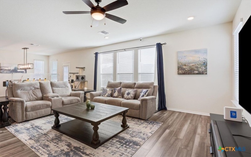 1351 Long Creek Lane, Belton, TX 76513, 4 Habitaciones Habitaciones , ,2 BañosBaños,Residential,En Venta,1351 Long Creek Lane,0,596338