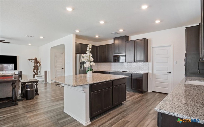 1351 Long Creek Lane, Belton, TX 76513, 4 Habitaciones Habitaciones , ,2 BañosBaños,Residential,En Venta,1351 Long Creek Lane,0,596338