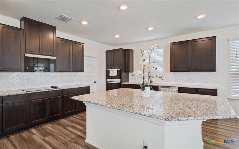 1351 Long Creek Lane, Belton, TX 76513, 4 Habitaciones Habitaciones , ,2 BañosBaños,Residential,En Venta,1351 Long Creek Lane,0,596338