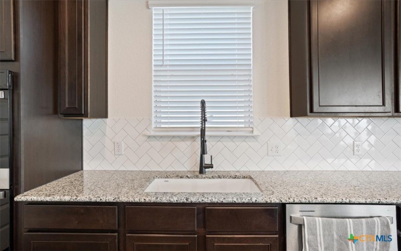 1351 Long Creek Lane, Belton, TX 76513, 4 Habitaciones Habitaciones , ,2 BañosBaños,Residential,En Venta,1351 Long Creek Lane,0,596338