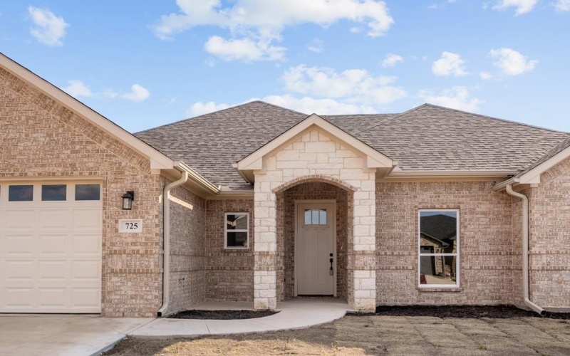 725 Cobblestone Cir, Mabank, TX 75147, 4 Habitaciones Habitaciones , ,2 BañosBaños,Residential,En Venta,725 Cobblestone Cir,0,109445