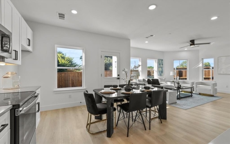 126 Homes Drive, Grand Prairie, TX 75050, 3 Habitaciones Habitaciones , ,2 BañosBaños,Residential,En Venta,126 Homes Drive,0,21077713