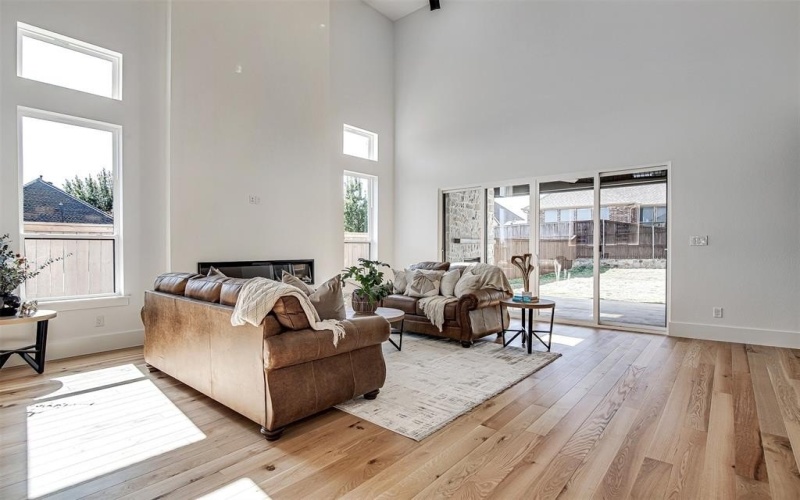 13712 W Riviera Drive, Fort Worth, TX 76028, 4 Bedrooms Bedrooms, ,3 BathroomsBathrooms,Residential,For Sale,13712 W Riviera Drive,0,21093779