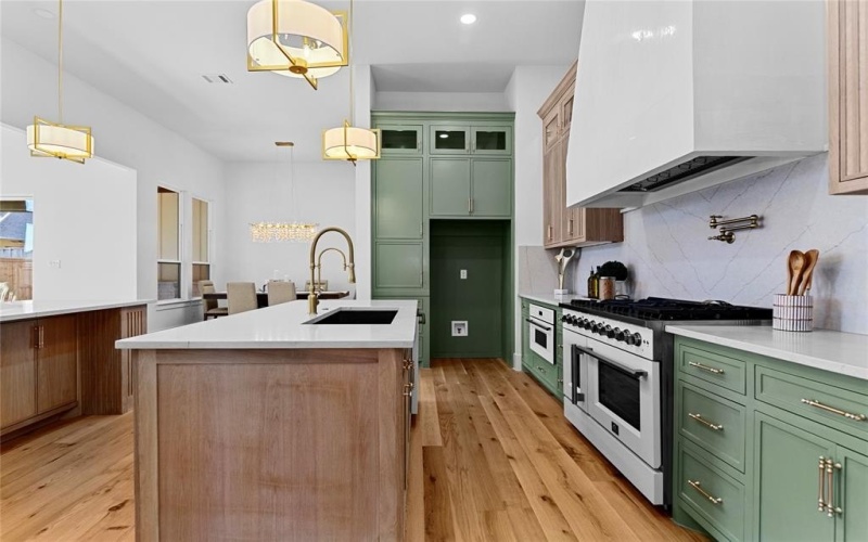 13712 W Riviera Drive, Fort Worth, TX 76028, 4 Bedrooms Bedrooms, ,3 BathroomsBathrooms,Residential,For Sale,13712 W Riviera Drive,0,21093779