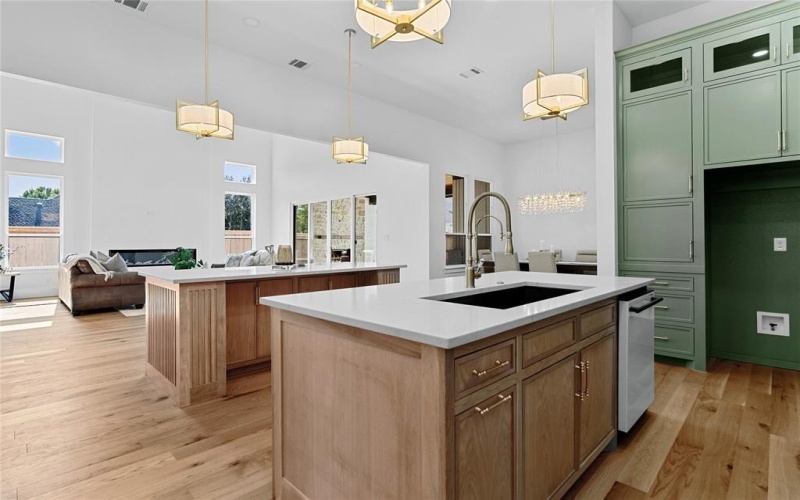 13712 W Riviera Drive, Fort Worth, TX 76028, 4 Bedrooms Bedrooms, ,3 BathroomsBathrooms,Residential,For Sale,13712 W Riviera Drive,0,21093779