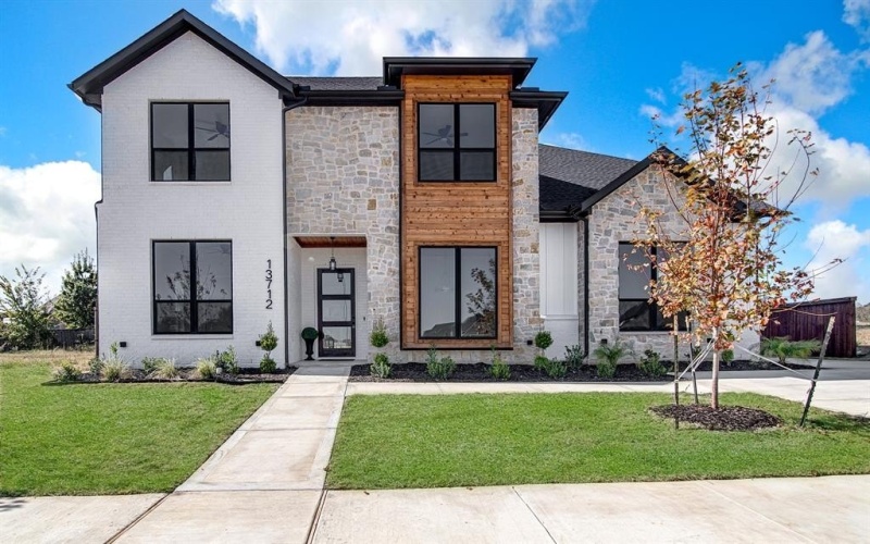 13712 W Riviera Drive, Fort Worth, TX 76028, 4 Bedrooms Bedrooms, ,3 BathroomsBathrooms,Residential,For Sale,13712 W Riviera Drive,0,21093779