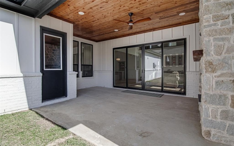 13712 W Riviera Drive, Fort Worth, TX 76028, 4 Bedrooms Bedrooms, ,3 BathroomsBathrooms,Residential,For Sale,13712 W Riviera Drive,0,21093779