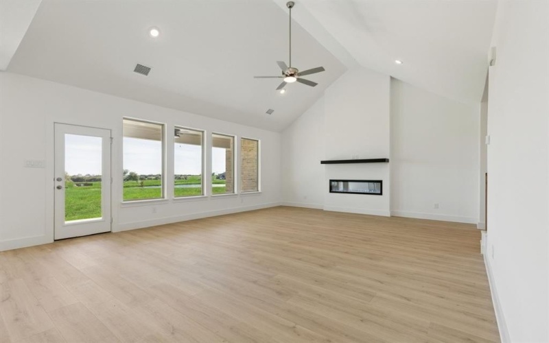 137 Swan Lake Drive, Waxahachie, TX 75165, 5 Habitaciones Habitaciones , ,3 BañosBaños,Residential,En Venta,137 Swan Lake Drive,0,21096772