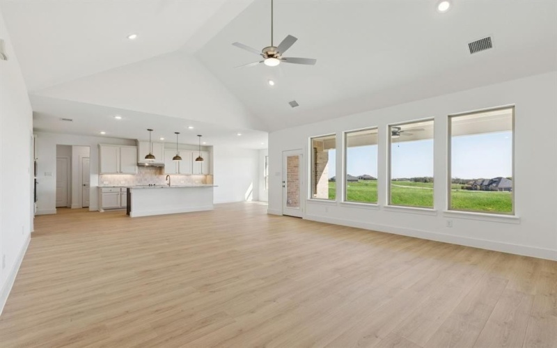 137 Swan Lake Drive, Waxahachie, TX 75165, 5 Habitaciones Habitaciones , ,3 BañosBaños,Residential,En Venta,137 Swan Lake Drive,0,21096772