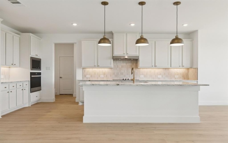 137 Swan Lake Drive, Waxahachie, TX 75165, 5 Habitaciones Habitaciones , ,3 BañosBaños,Residential,En Venta,137 Swan Lake Drive,0,21096772