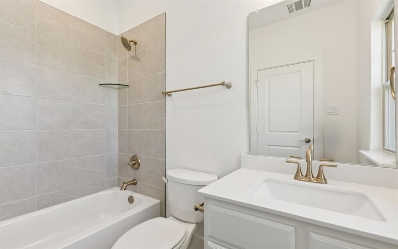 137 Swan Lake Drive, Waxahachie, TX 75165, 5 Habitaciones Habitaciones , ,3 BañosBaños,Residential,En Venta,137 Swan Lake Drive,0,21096772