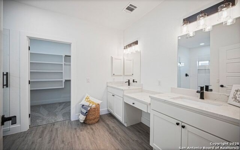 101 N John Bird, Blanco, TX 78606, 4 Habitaciones Habitaciones , ,3 BañosBaños,Residential,En Venta,101 N John Bird,0,1918366