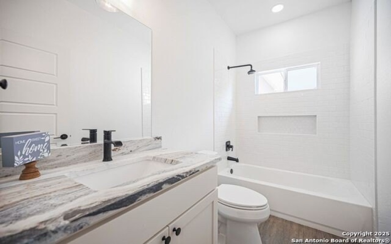 101 N John Bird, Blanco, TX 78606, 4 Habitaciones Habitaciones , ,3 BañosBaños,Residential,En Venta,101 N John Bird,0,1918366