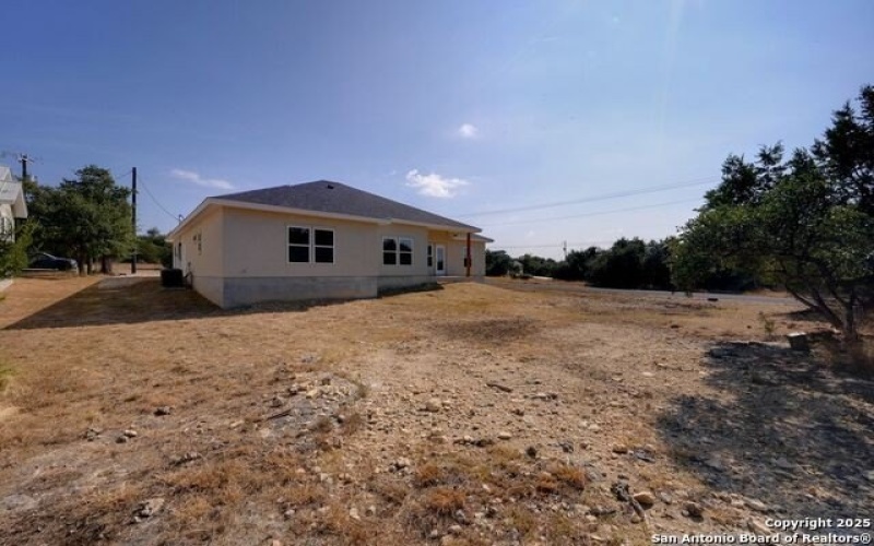 101 N John Bird, Blanco, TX 78606, 4 Habitaciones Habitaciones , ,3 BañosBaños,Residential,En Venta,101 N John Bird,0,1918366