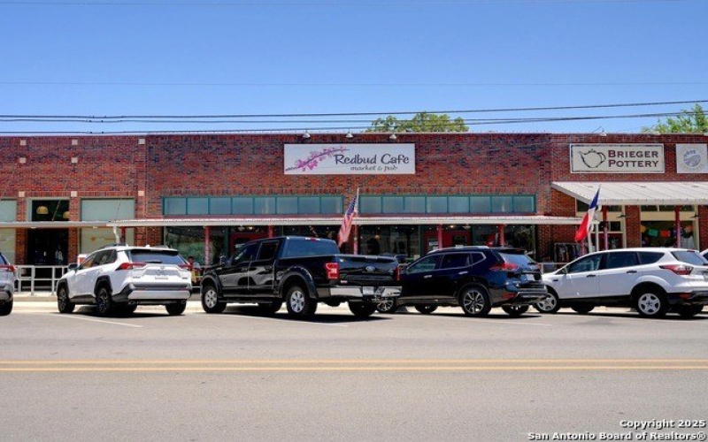 101 N John Bird, Blanco, TX 78606, 4 Habitaciones Habitaciones , ,3 BañosBaños,Residential,En Venta,101 N John Bird,0,1918366