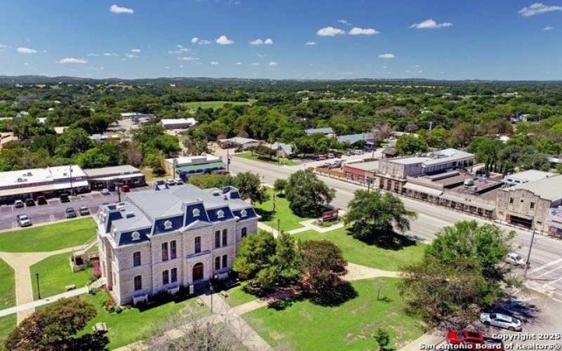 101 N John Bird, Blanco, TX 78606, 4 Habitaciones Habitaciones , ,3 BañosBaños,Residential,En Venta,101 N John Bird,0,1918366