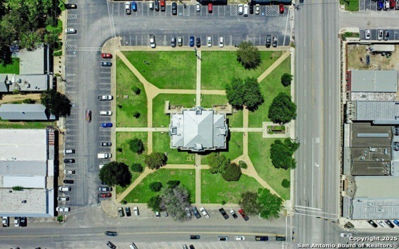101 N John Bird, Blanco, TX 78606, 4 Habitaciones Habitaciones , ,3 BañosBaños,Residential,En Venta,101 N John Bird,0,1918366