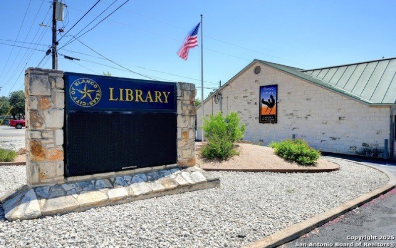 101 N John Bird, Blanco, TX 78606, 4 Habitaciones Habitaciones , ,3 BañosBaños,Residential,En Venta,101 N John Bird,0,1918366
