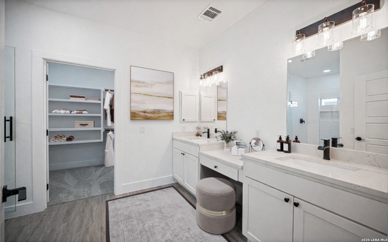 101 N John Bird, Blanco, TX 78606, 4 Habitaciones Habitaciones , ,3 BañosBaños,Residential,En Venta,101 N John Bird,0,1918366