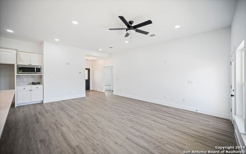 101 N John Bird, Blanco, TX 78606, 4 Habitaciones Habitaciones , ,3 BañosBaños,Residential,En Venta,101 N John Bird,0,1918366