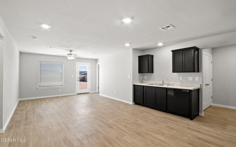 1005 Ferro Cactus Avenue, El Paso, TX 79928, 3 Habitaciones Habitaciones , ,2 BañosBaños,Residential,En Venta,1005 Ferro Cactus Avenue,0,932716