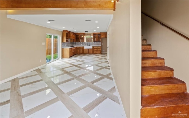 1405 E Karen Drive #A, Alton, TX 78573, 2 Habitaciones Habitaciones , ,2 BañosBaños,Residential,En Venta,1405 E Karen Drive,0,483185