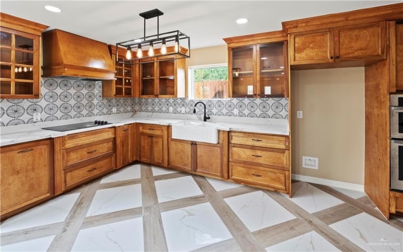 1405 E Karen Drive #A, Alton, TX 78573, 2 Habitaciones Habitaciones , ,2 BañosBaños,Residential,En Venta,1405 E Karen Drive,0,483185