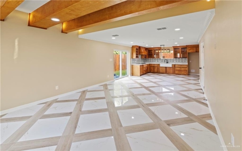 1405 E Karen Drive #A, Alton, TX 78573, 2 Habitaciones Habitaciones , ,2 BañosBaños,Residential,En Venta,1405 E Karen Drive,0,483185