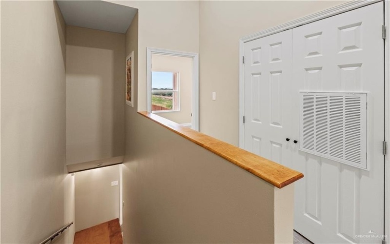 1405 E Karen Drive #A, Alton, TX 78573, 2 Habitaciones Habitaciones , ,2 BañosBaños,Residential,En Venta,1405 E Karen Drive,0,483185